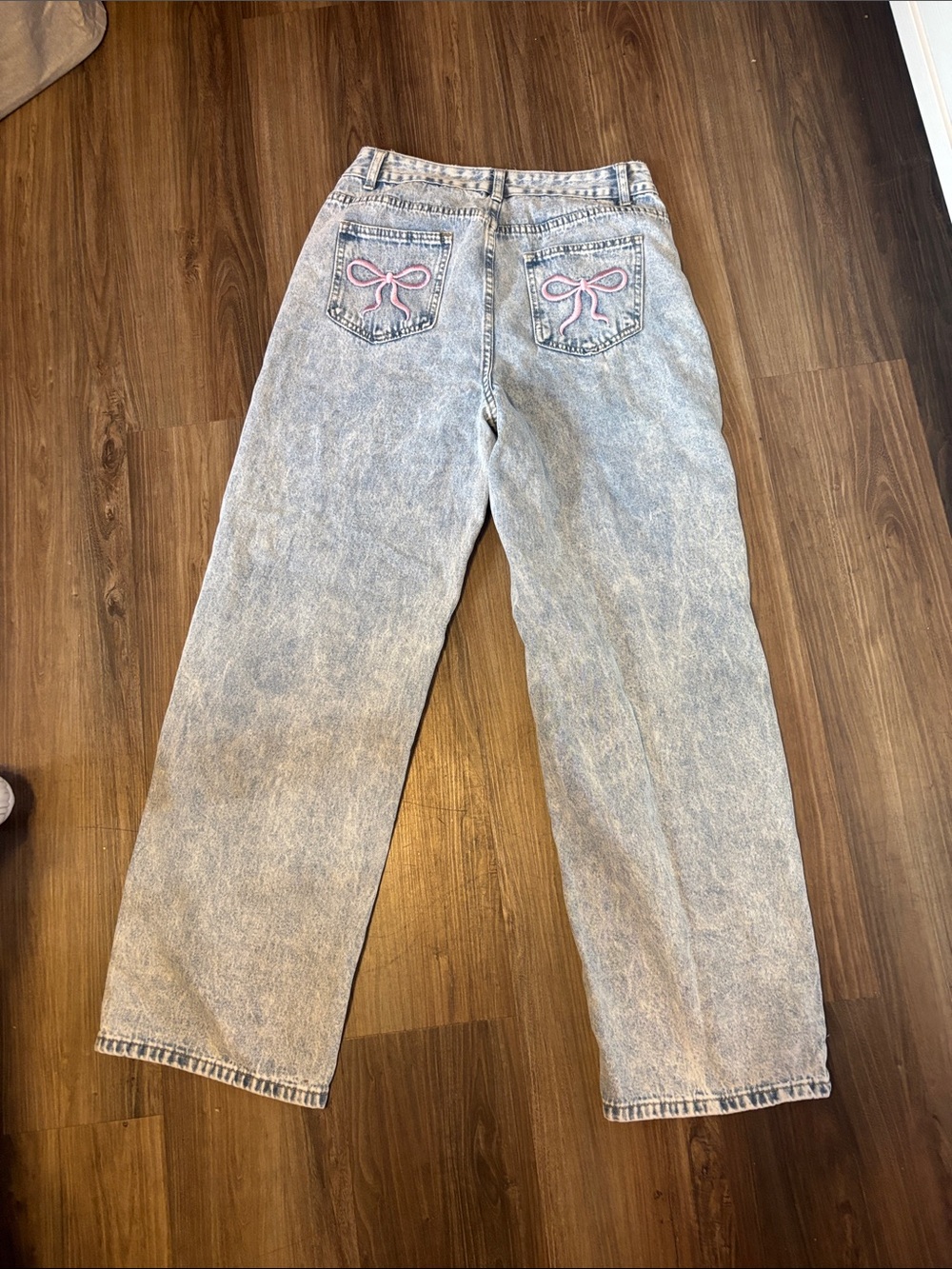 NWOT! Light blue high rise jeans, size M.